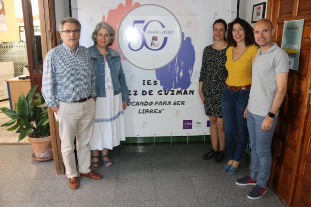 Medio siglo al pie de la enseñanza