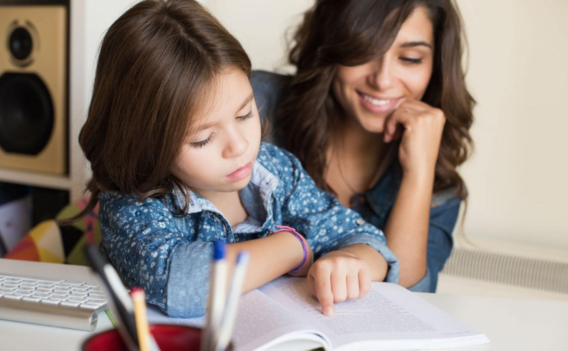 Leer juntos en voz alta ayuda a facilitar la fluidez.