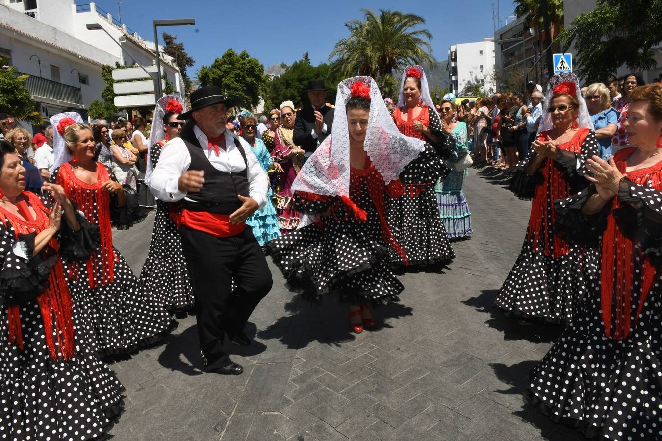 La procesión de San Bernabé de Marbella, en imágenes