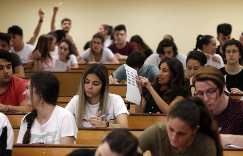 Más de 7.700 estudiantes de Málaga y provincia realizan las pruebas de acceso y admisión a la universidad