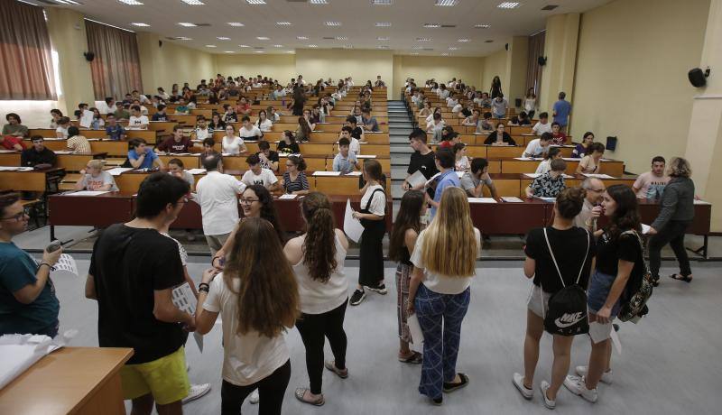 Más de 7.700 estudiantes de Málaga y provincia realizan las pruebas de acceso y admisión a la universidad