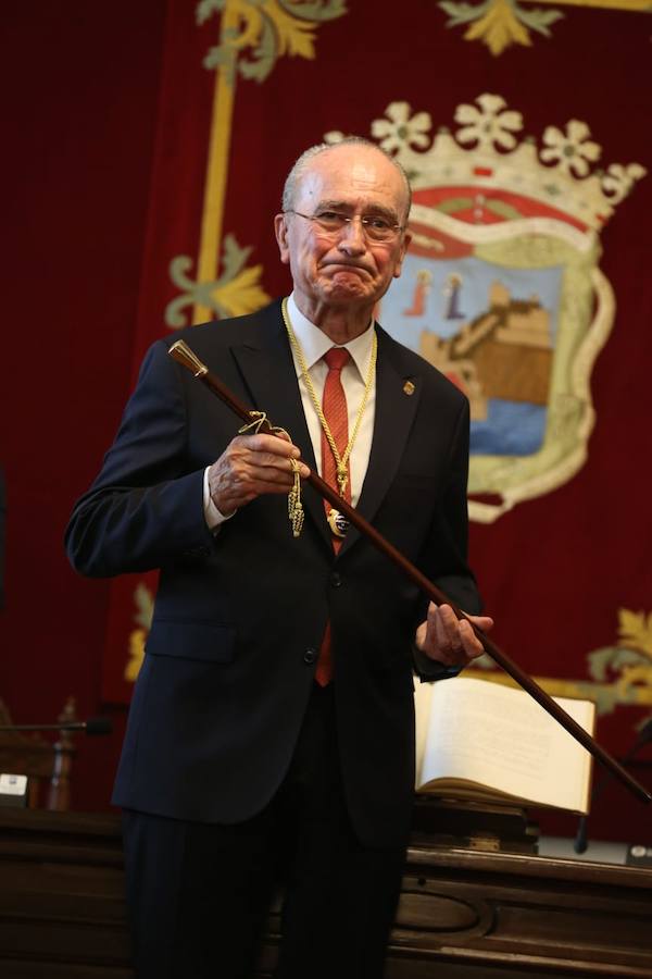 Francisco de la Torre ha sido reelegido alcalde de Málaga tras sumar 16 votos frente a los 15 del socialista Daniel Pérez. 