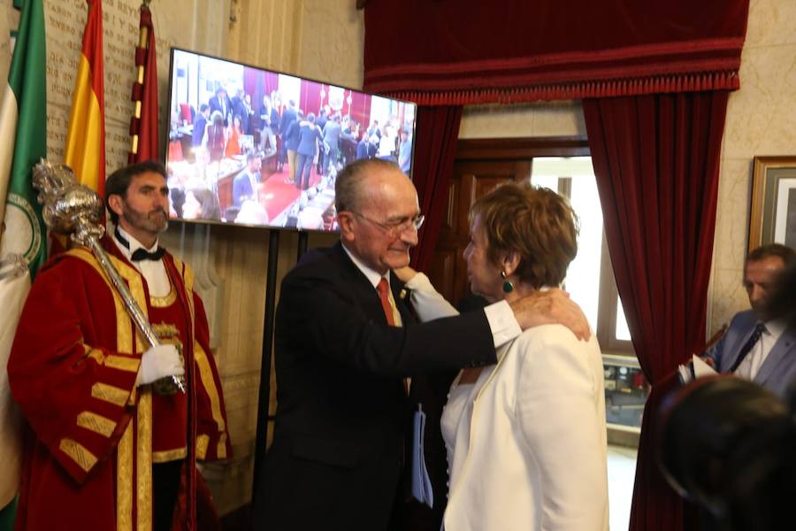 Francisco de la Torre ha sido reelegido alcalde de Málaga tras sumar 16 votos frente a los 15 del socialista Daniel Pérez. 