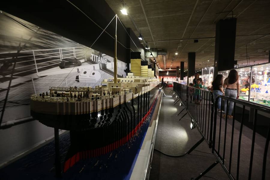 La muestra inaugurada este domingo 16 de junio ocupa una superficie de 1.400 metros y está compuesta por 110 figuras construidas con más de cinco millones de piezas
