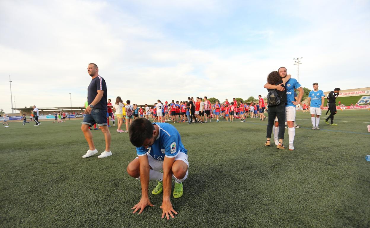 El Palo se despide del ascenso a Segunda B tras una derrota mínima