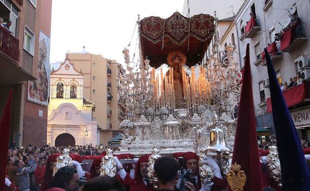 María Santísima de la Amargura Coronada, en su salida procesional. 