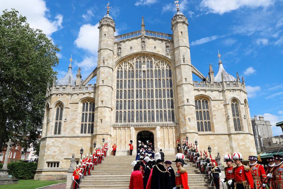 Felipe VI cumplirá este miércoles cinco años en el trono y lo hará con el broche de haber sido investido hoy caballero de la Orden de la Jarretera, la máxima distinción del Reino Unido, en una solemne ceremonia celebrada en el Castillo de Windsor en presencia de la reina Isabel II de Inglaterra.