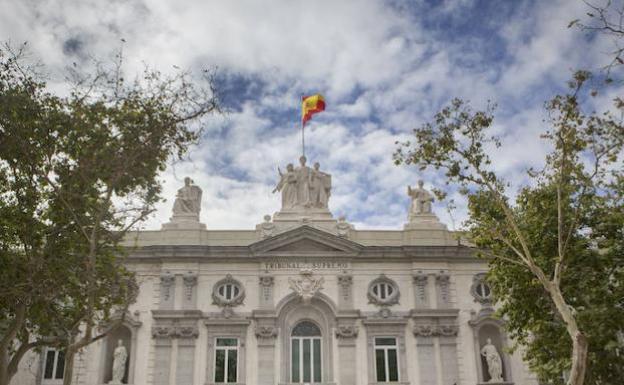 Fachada principal de la sede del Tribunal Supremo en Madrid. 