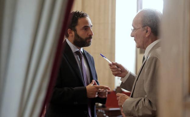 De la Torre y Pérez, en salón de plenos