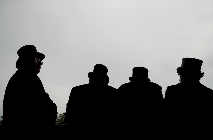 El Festival de carreras de caballos Royal Ascot, uno de los eventos deportivos y sociales más esperados del año en Inglaterra. Un evento que siempre acoge las pamelas más atrevidas. 