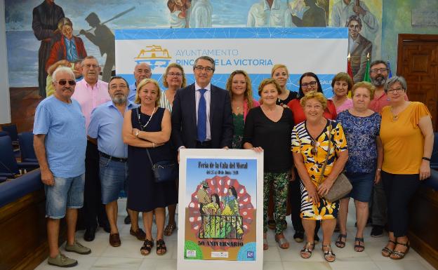 La Cala del Moral celebra el 50 aniversario de su feria recuperando la Comisión de Festejos formada por los vecinos
