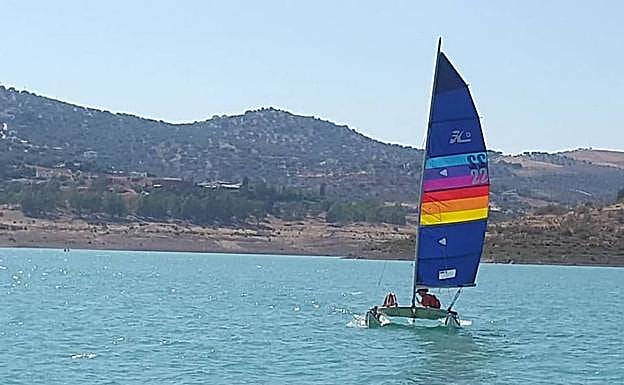 Vela en La Viñuela con Málaga Outdoor.