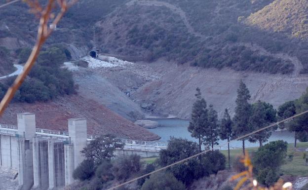 Vista del pantano de La Concepción, que embalsa en estos momentos 42 hectómetros cúbicos. 