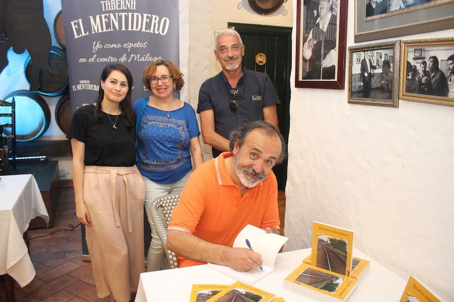El Mentidero despide su temporada cultural . En la foto, Estefanía González, Loli Pérez, Fernándo Alés y Francisco Javier Rodríguez. En la foto, Araceli Nieva y Rafael Calvo.