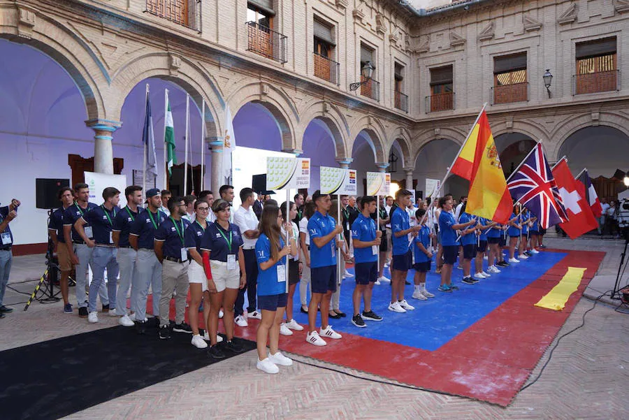 Antequera acoge la apertura del Campeonato de Europa Universitario de Golf. En la foto, los participantes durante la ceremonia de inauguración.