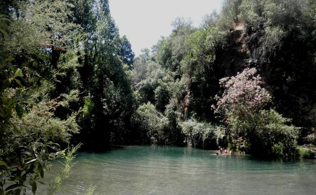 Poza del río Genal cerca del Puente de San Juan