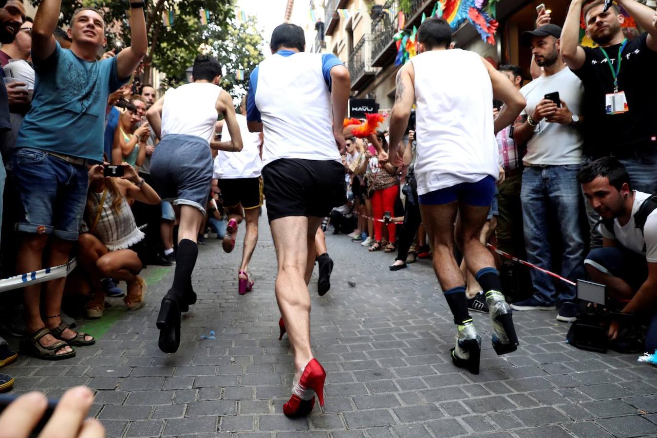 Fotos: El Orgullo celebra su 21ª edición Carreta de Tacones en Madrid