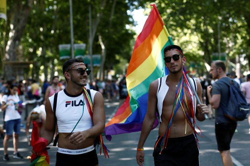 Fotos: Celebración superlativa y multicolor del Orgullo LGTBI en Madrid