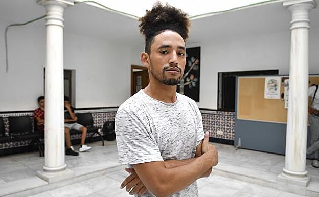 Outhman en la sede de Málaga Acoge, en calle Ollerías