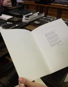 Imagen secundaria 2 - Los &#039;Sonetos&#039; de Manuel Alcántara dan paso a una nueva etapa de la Antigua Imprenta Sur