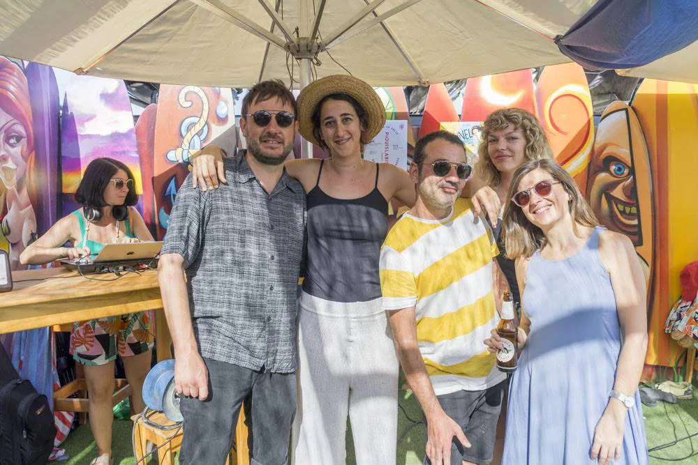 Jarana y Canela Party se unen en una fiesta en Varadero Puerto Rey para cerrar su temporada hasta septiembre. Chico Muñoz, Jana, Jorge, Lucía Clews y Rocío Martín Chicano.