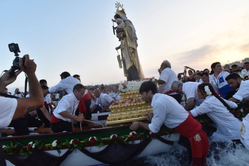 La Virgen, en las playas de El Palo