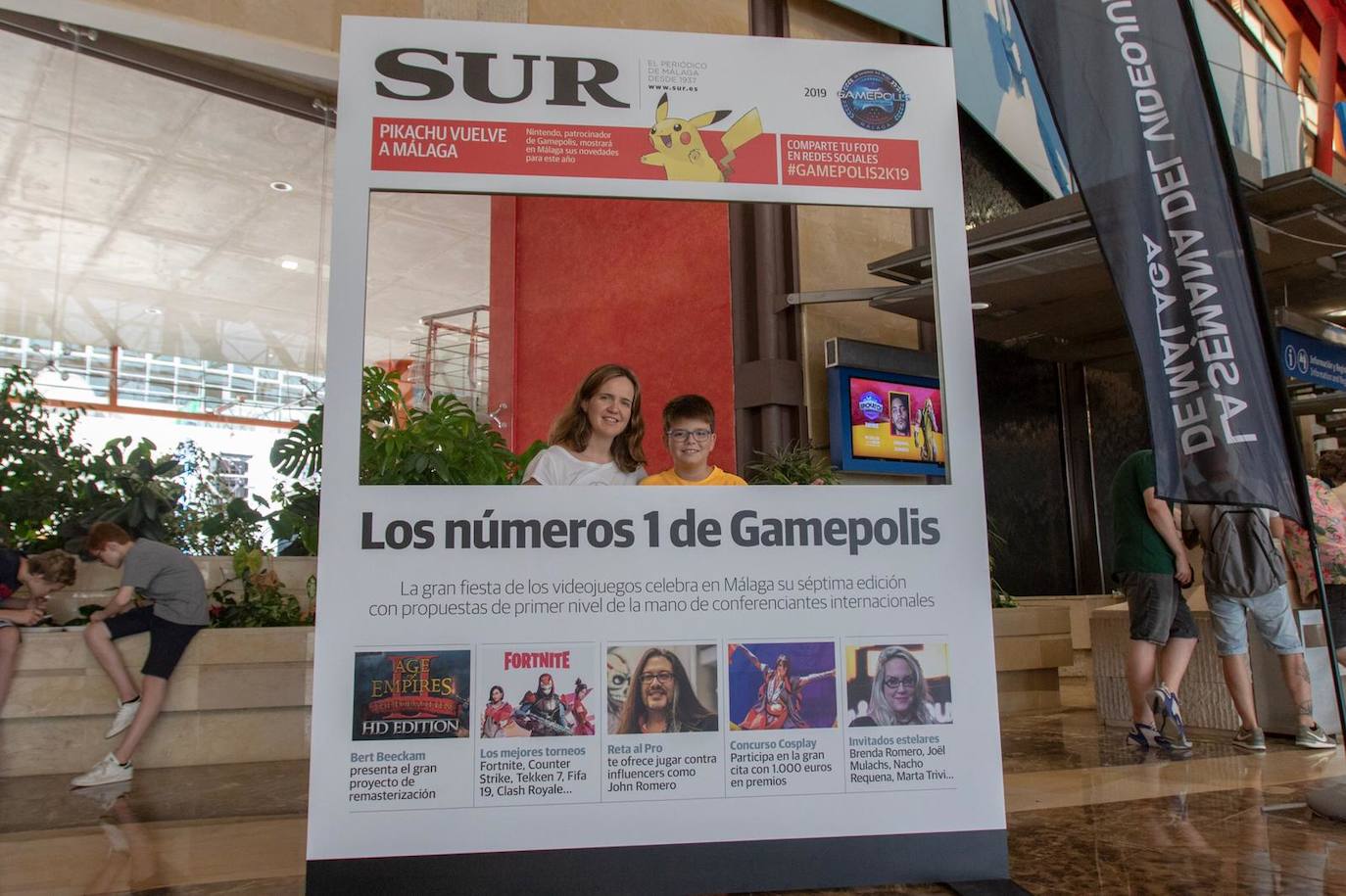 Las mejores imágenes de los participantes de Gamepolis en la portada especial de SUR. 