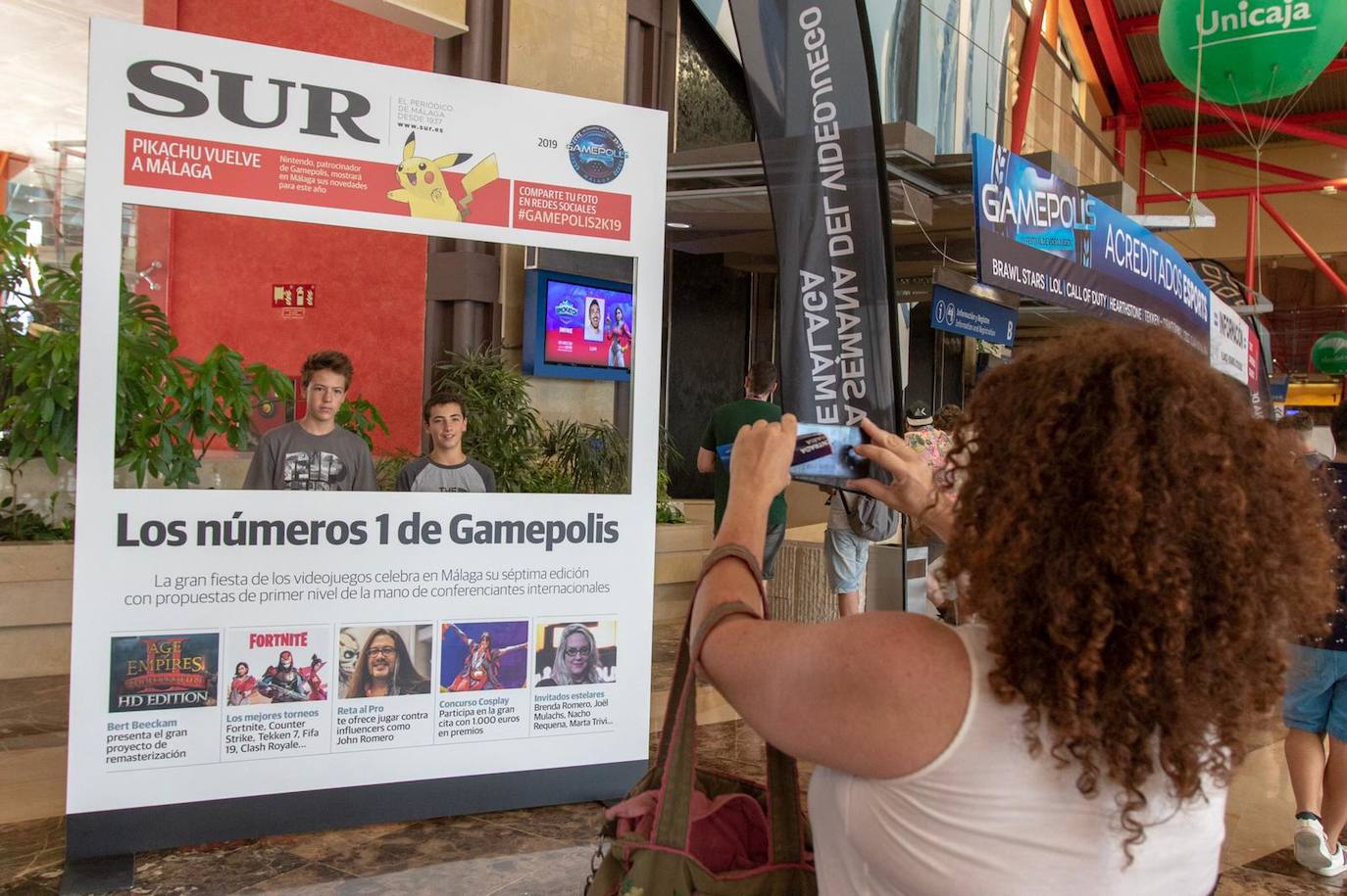 Las mejores imágenes de los participantes de Gamepolis en la portada especial de SUR. 