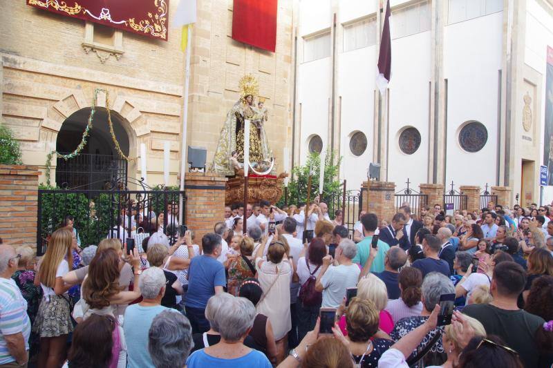 Traslado de la Virgen del Carmen desde su iglesia hasta el puerto de Málaga (domingo 21)