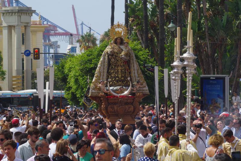 Traslado de la Virgen del Carmen desde su iglesia hasta el puerto de Málaga, este domingo 21