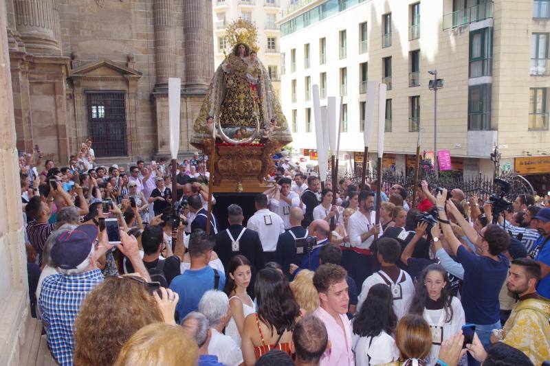 Traslado de la Virgen del Carmen desde su iglesia hasta el puerto de Málaga, este domingo 21