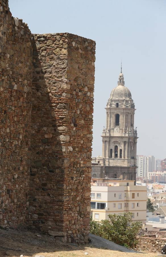 La Alcazaba, que domina la montaña desde la que se divisan todos los puntos cardinales, registró su año récord de visitas en 2018, con un total de 1.194.740 personas, un espectacular 16% más que en 2017