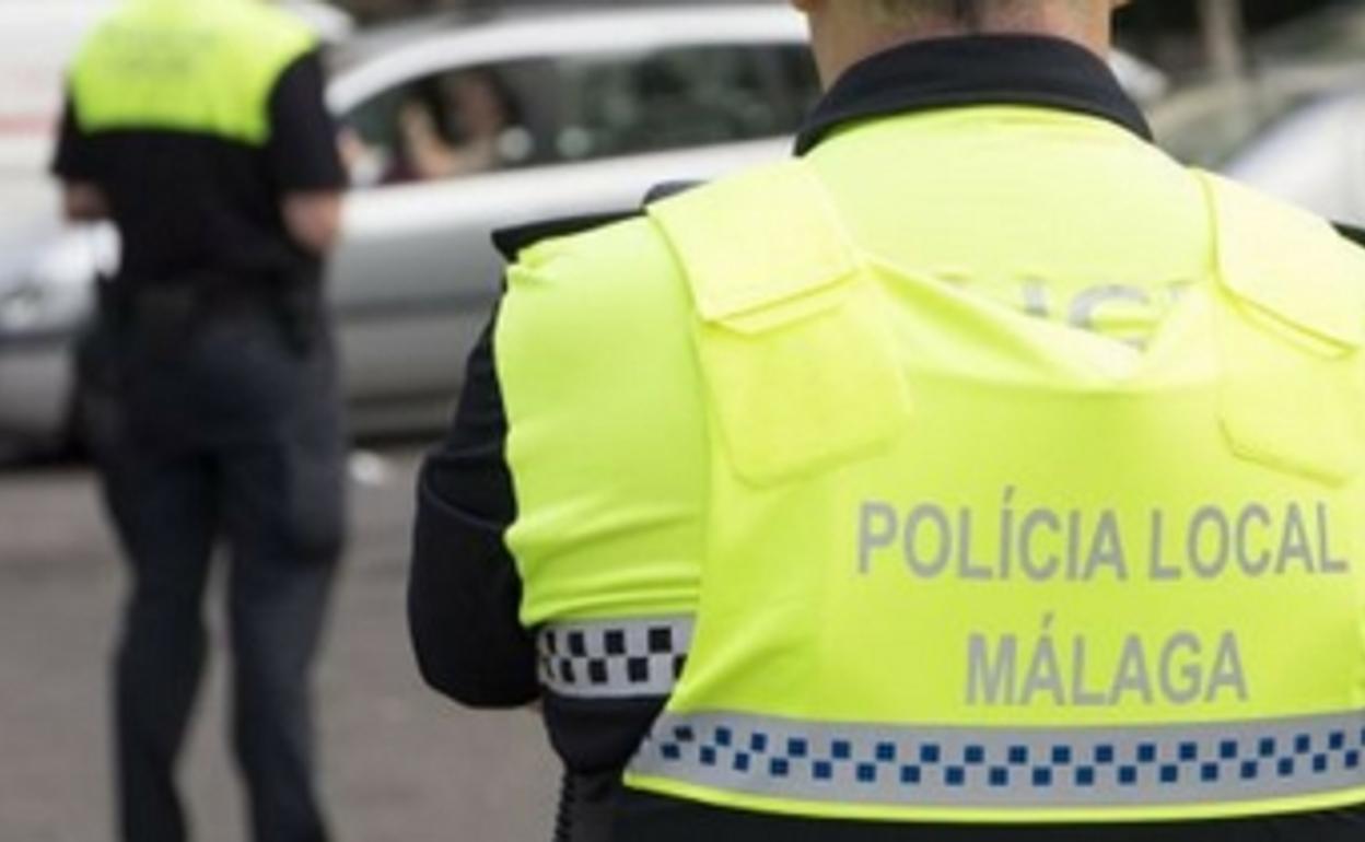 Dos detenidos en Málaga por circular con una moto robada, sin casco e intentar huir de la policía de forma temeraria