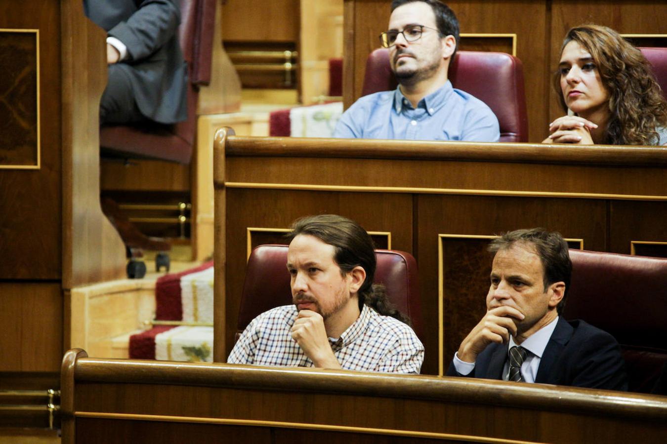 Pablo Iglesias en su escaño.