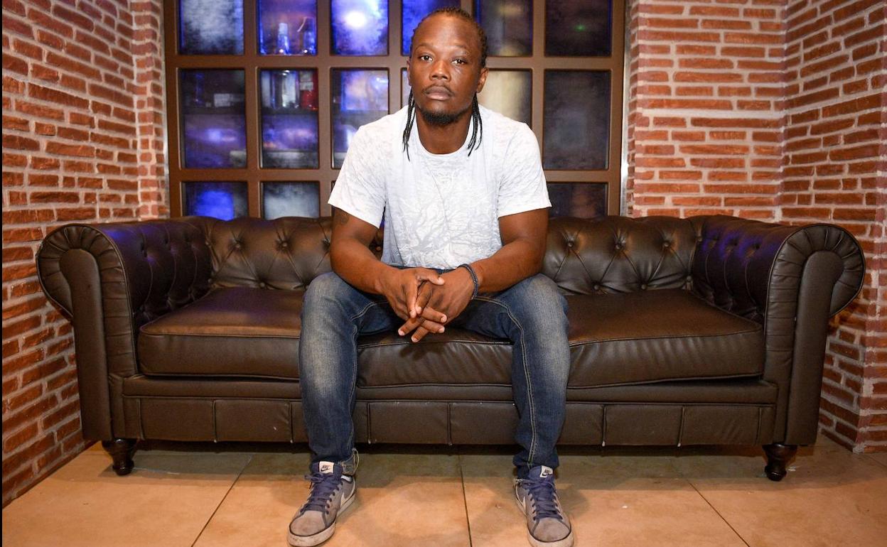 Celi Moise llegó de Haití hace once años a Málaga y es portero de discoteca. 