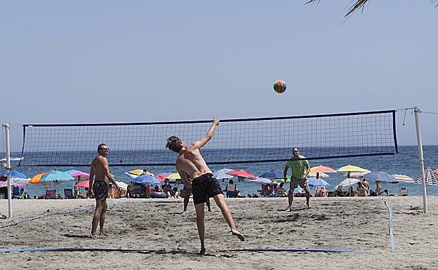 Imagen principal - Las playas más divertidas de la Costa del Sol