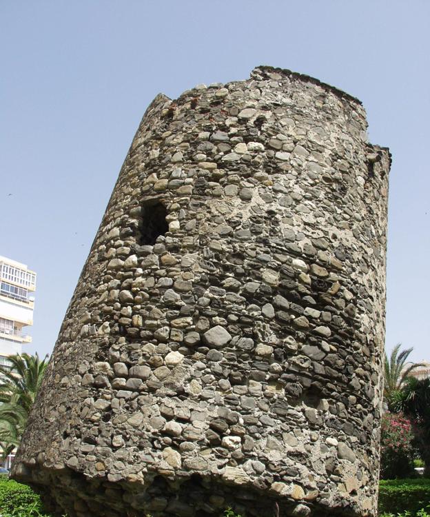 Torre Ladeada en Algarrobo.