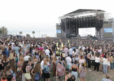 Imagen secundaria 1 - Brilli-brilli, &#039;celebrities&#039; y vetos a los medios: Así fue el concierto por dentro