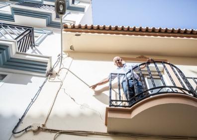 Imagen secundaria 1 - «Nos han dejado la casa en ruinas y nadie quiere responsabilizarse»