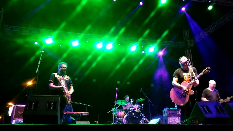 Las mejores imágenes de la jornada del viernes 16 de la Feria de Málaga. Ambiente de la primera noche en el Real