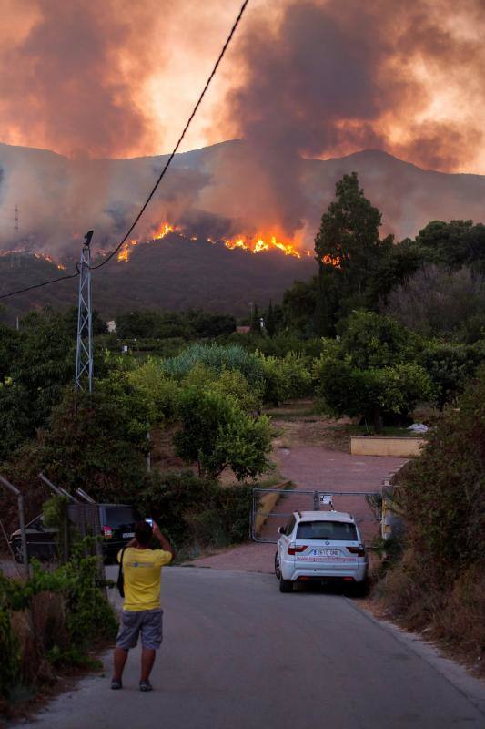 El fuego se originó en el paraje de Peñas Blancas. 