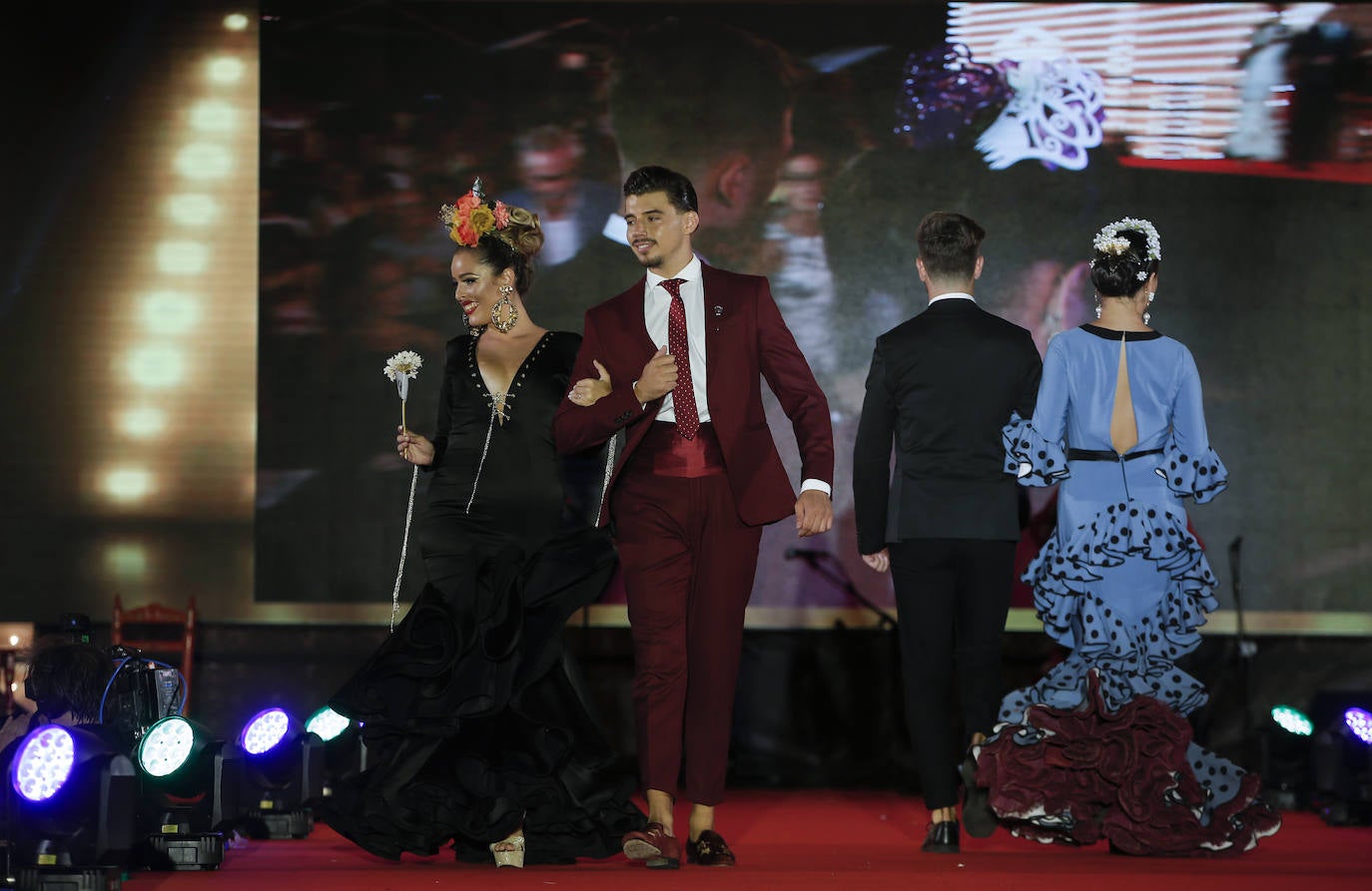 Un total de 32 chicas y los 16 chicos participaron en la gala presentada por Rocío Alba y Pepelu Ramos y que contó con la actuación de Virginia Gámez.