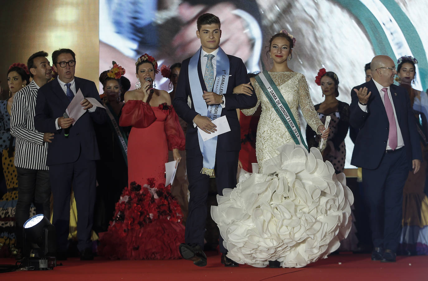 Un total de 32 chicas y los 16 chicos participaron en la gala presentada por Rocío Alba y Pepelu Ramos y que contó con la actuación de Virginia Gámez.