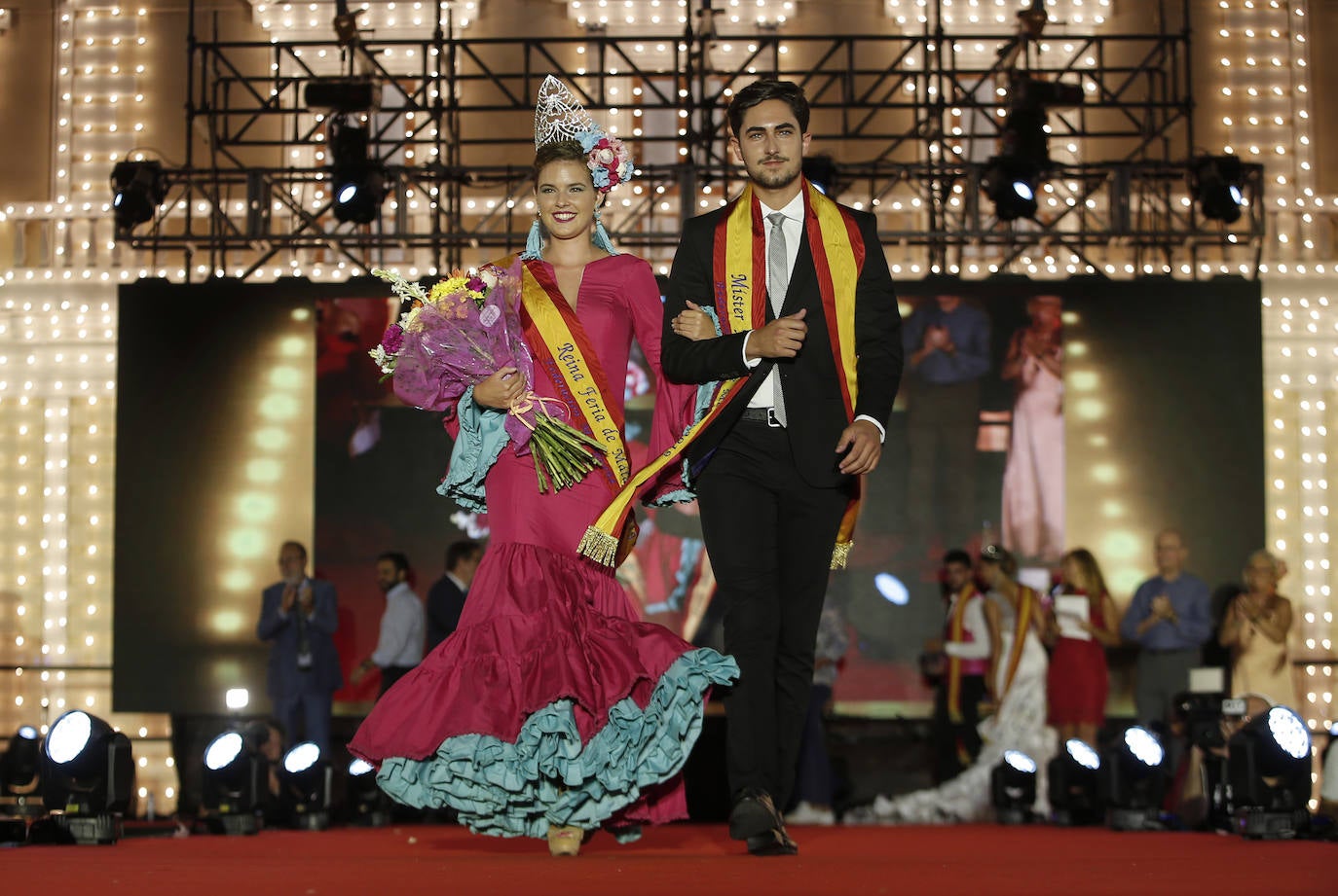 Un total de 32 chicas y los 16 chicos participaron en la gala presentada por Rocío Alba y Pepelu Ramos y que contó con la actuación de Virginia Gámez.