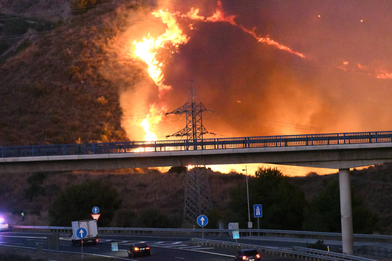El fuego se originó en la zona conocida como Altos de Marbella. 