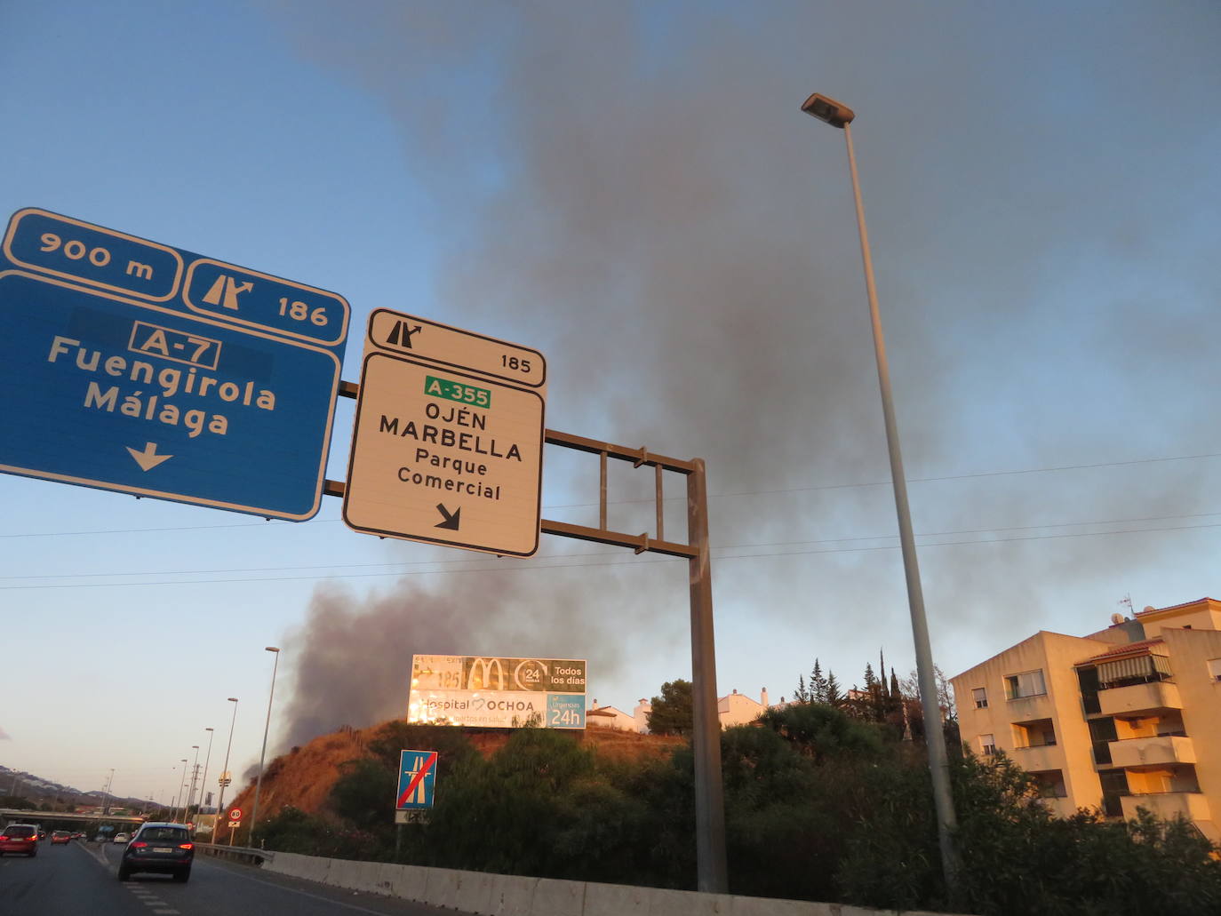 El fuego se originó en la zona conocida como Altos de Marbella. 