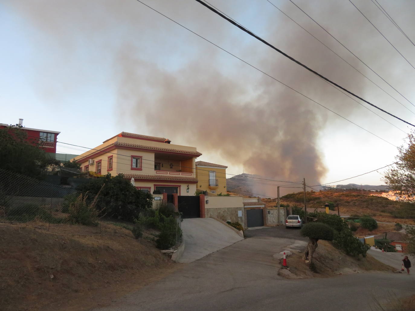 El fuego se originó en la zona conocida como Altos de Marbella. 