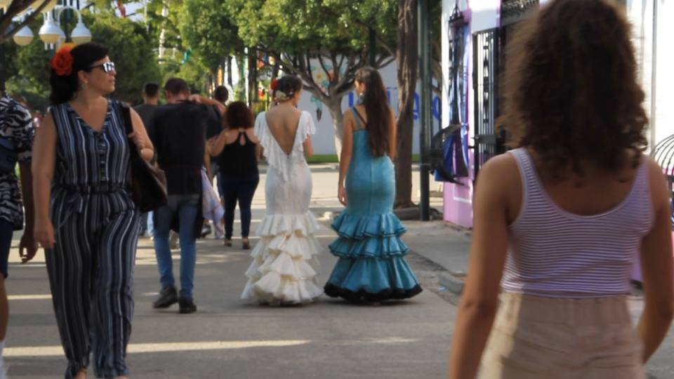 Algunos trajes de flamenca y caballistas el jueves en el Real. 
