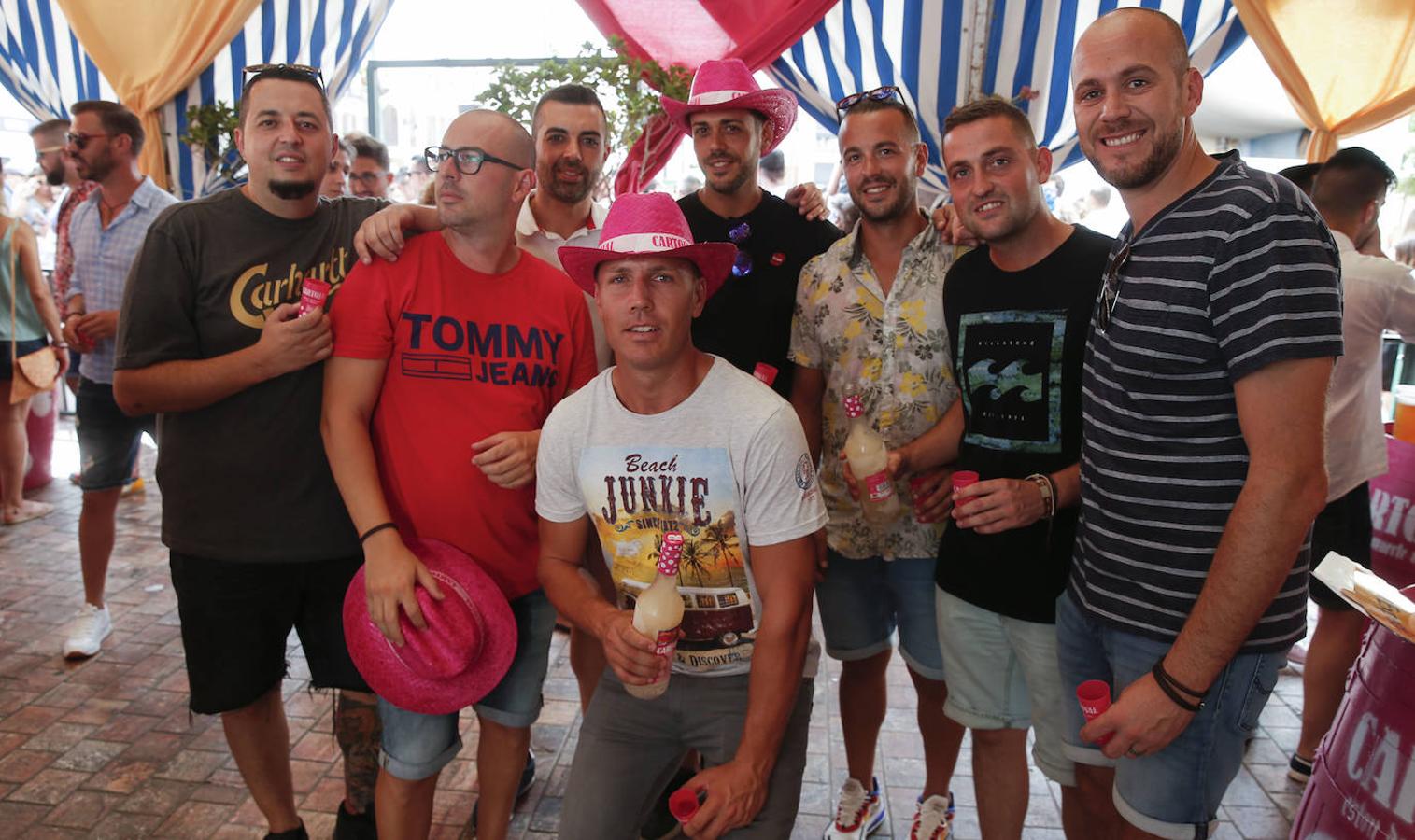 Miles de malagueños visitan el Real y el Centro en la recta final de la fiesta. 