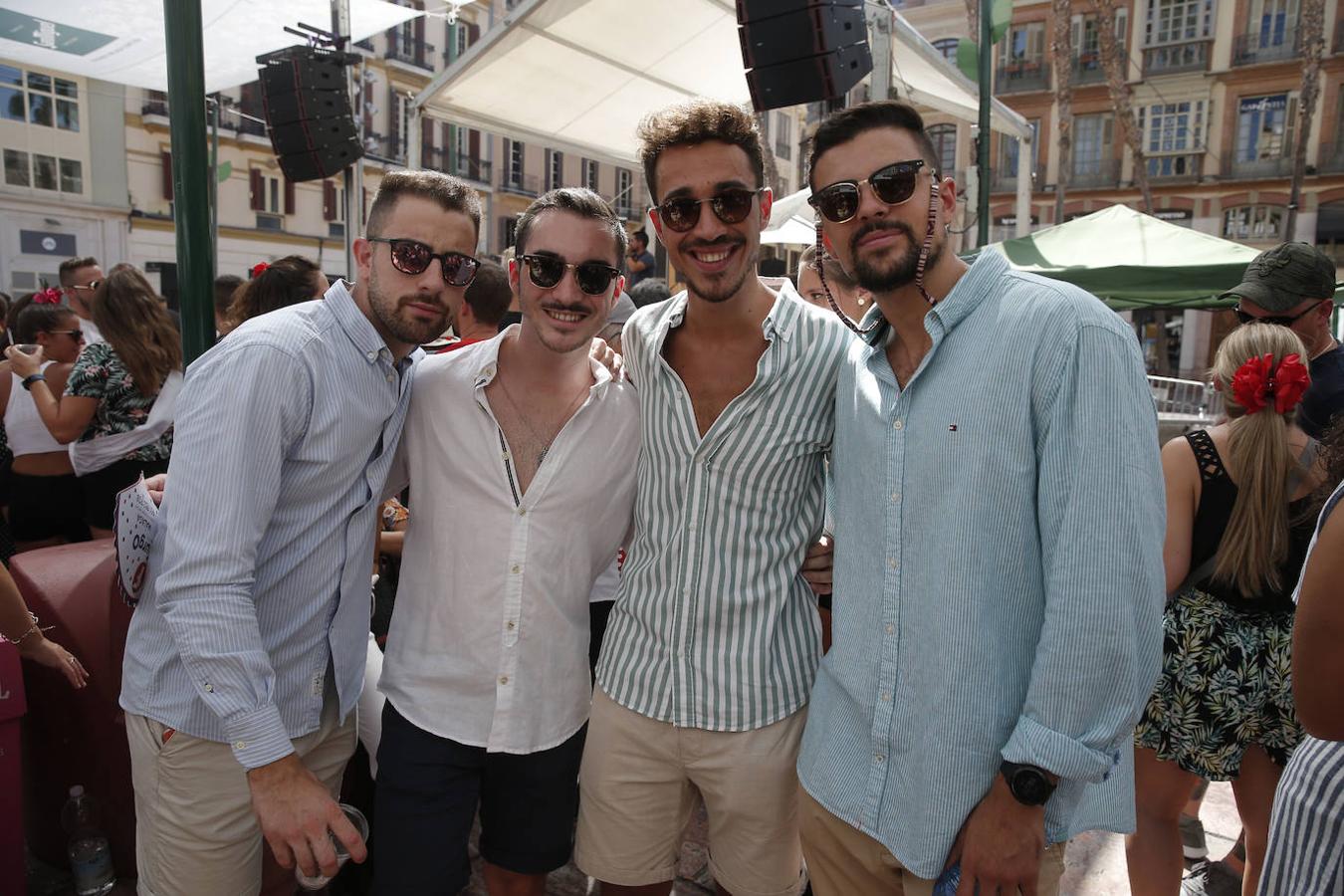 Miles de malagueños visitan el Real y el Centro en la recta final de la fiesta. 